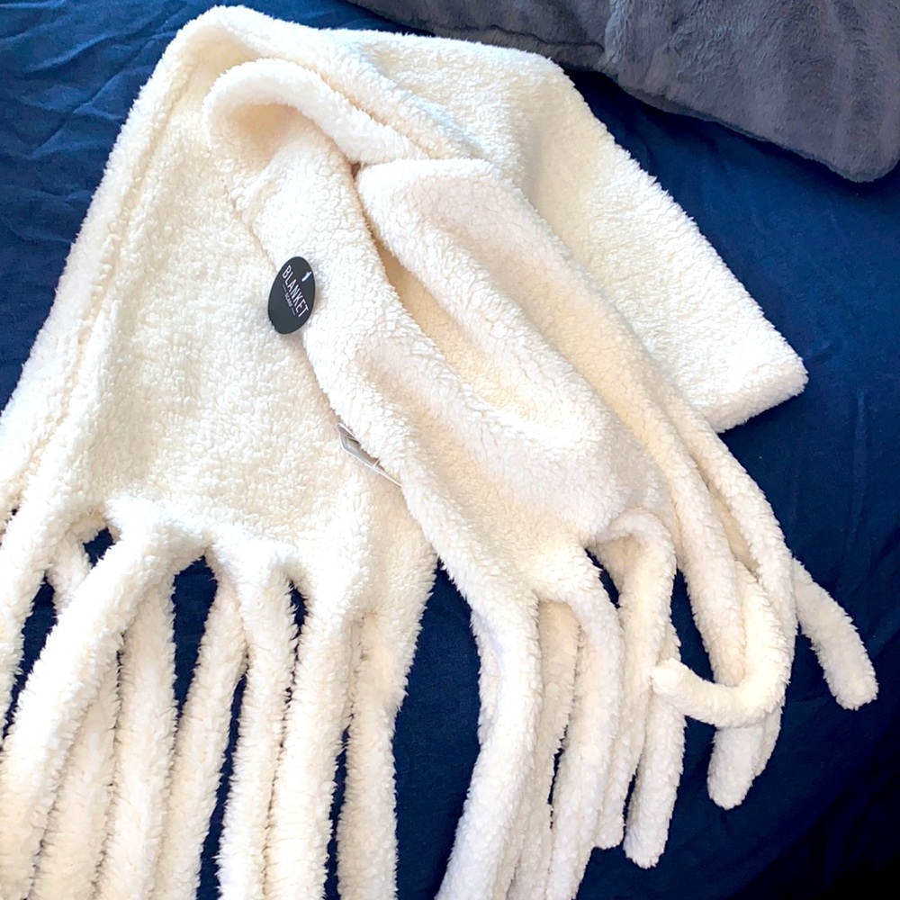 Scarf - Picture 5 of 5